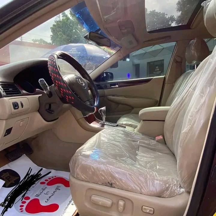 A picture of Lexus Es 330