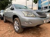 A picture of Toyota Harrier Model 2006 Engine 2 4cc Price 40M Available
