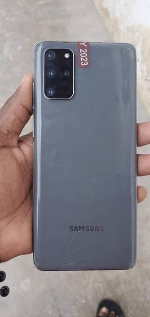 A picture of SAMSUNG S20 plus 