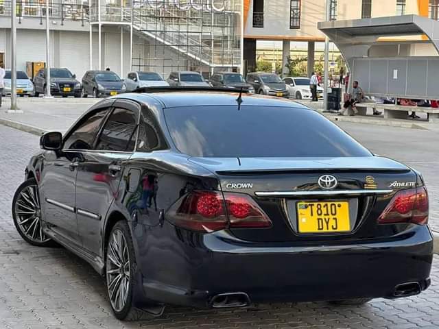 A picture of TOYOTA CROWN ATHLETE NEW MODEL