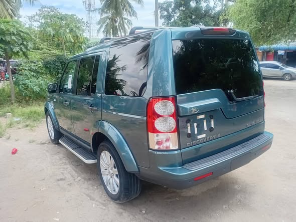 A picture of Land Rover Discovery 4 2013