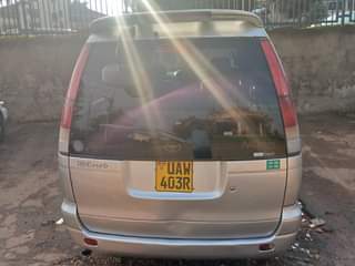 A picture of TOYOTA NOAH
