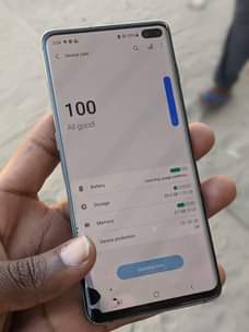 A picture of Samsung S10 