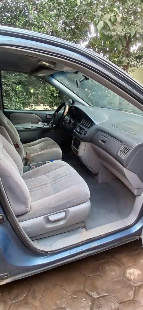 A picture of 2006 TOYOTA SIENNA space bus