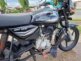 A picture of BM cc 125 haina changamoto