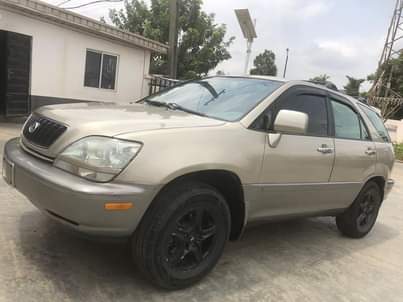 A picture of 2001 Lexus Rx 300