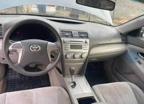 A picture of Toyota Camry 2011 with good engine but bad gear and