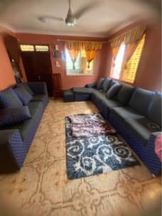 A picture of Sofa set