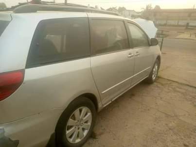 A picture of 2005 Toyota Sienna