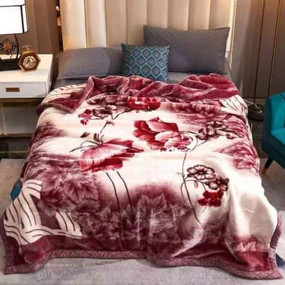 A picture of BLANKET SIZE 9X9 Kg 8 TSH 60 000 TU Call