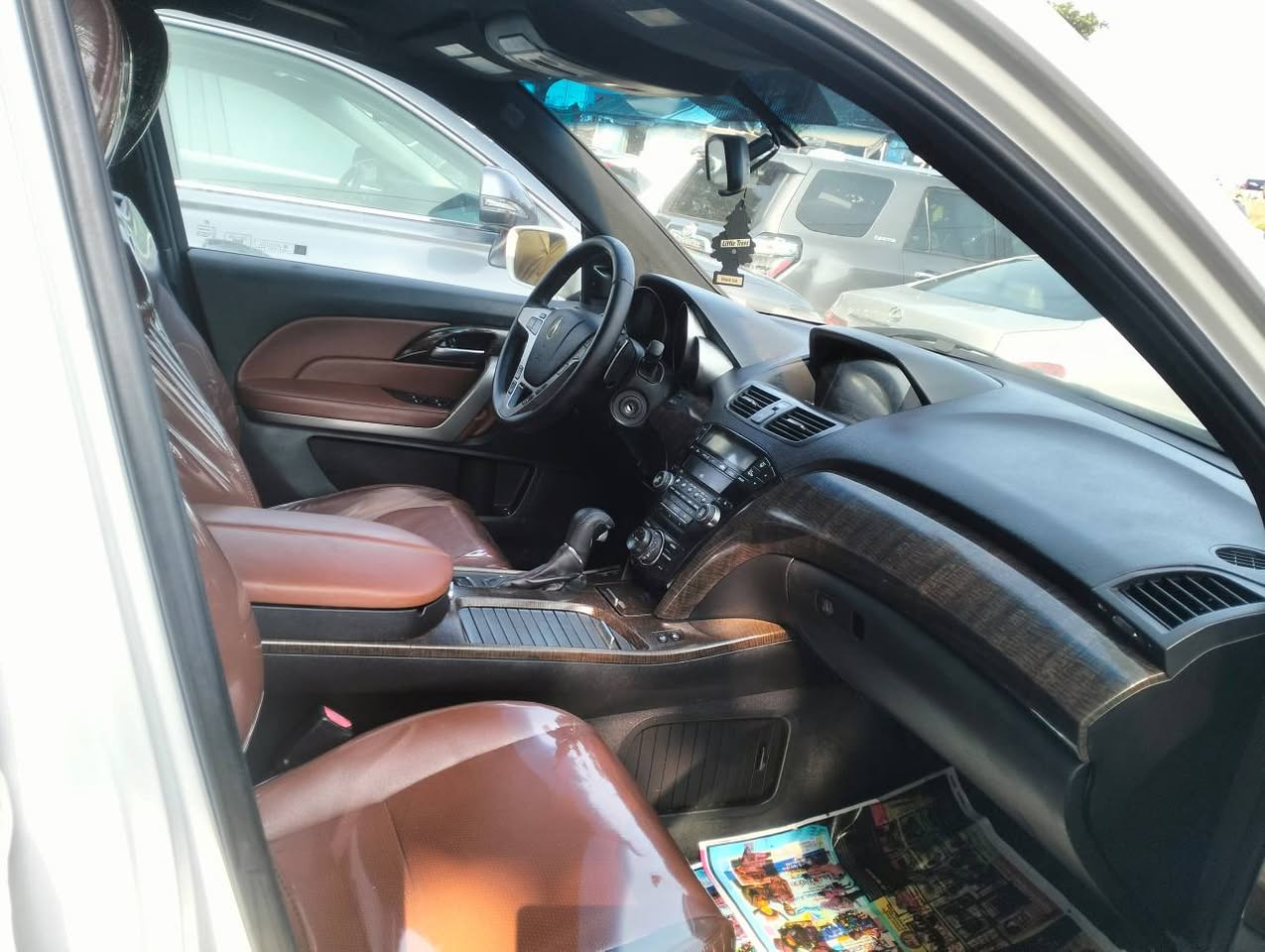 A picture of Acura MDX 2012