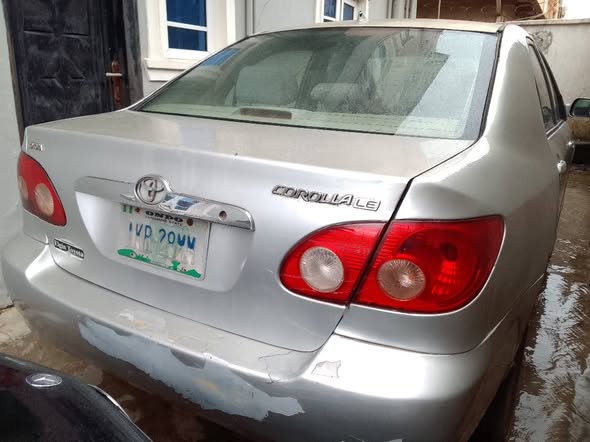 A picture of TOYOTA COROLLA 2005