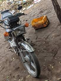 A picture of mzigo huo hapo bado wamoto
