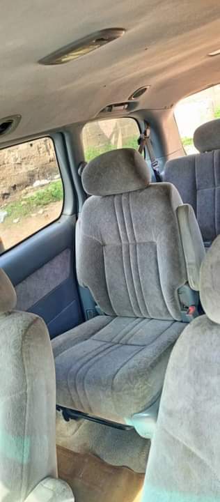A picture of Very clean 2000 Toyota Sienna