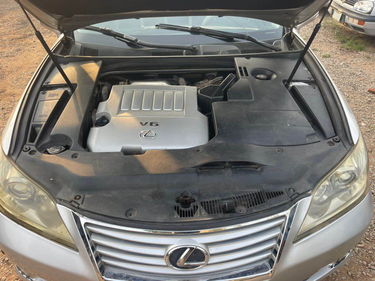 A picture of Es350 2010 model