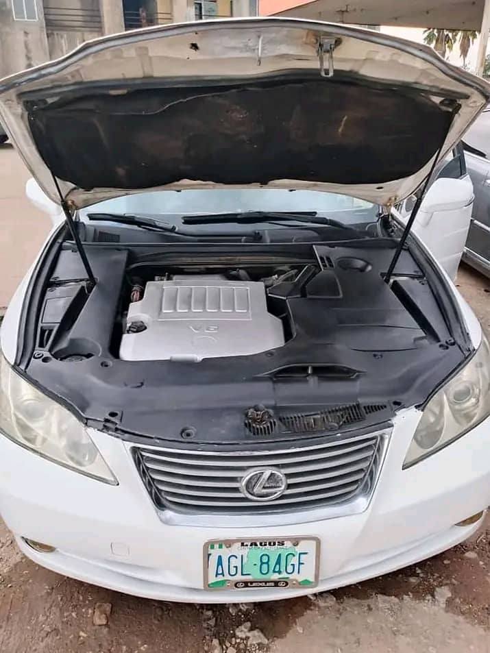 A picture of Lexus Es350
