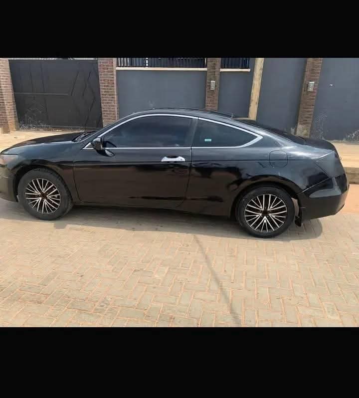 A picture of Honda Accord V4 09