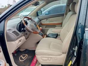 A picture of Highest grade Lexus RX 330 05 06 model Everything is