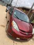 A picture of Toyota sienna 2006