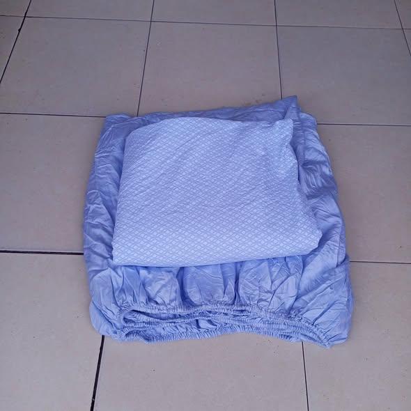 A picture of Elegant Second Hand Beddings only