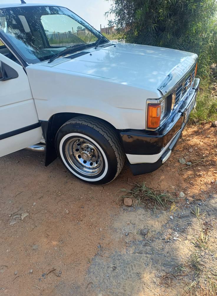 used nissan hardbody