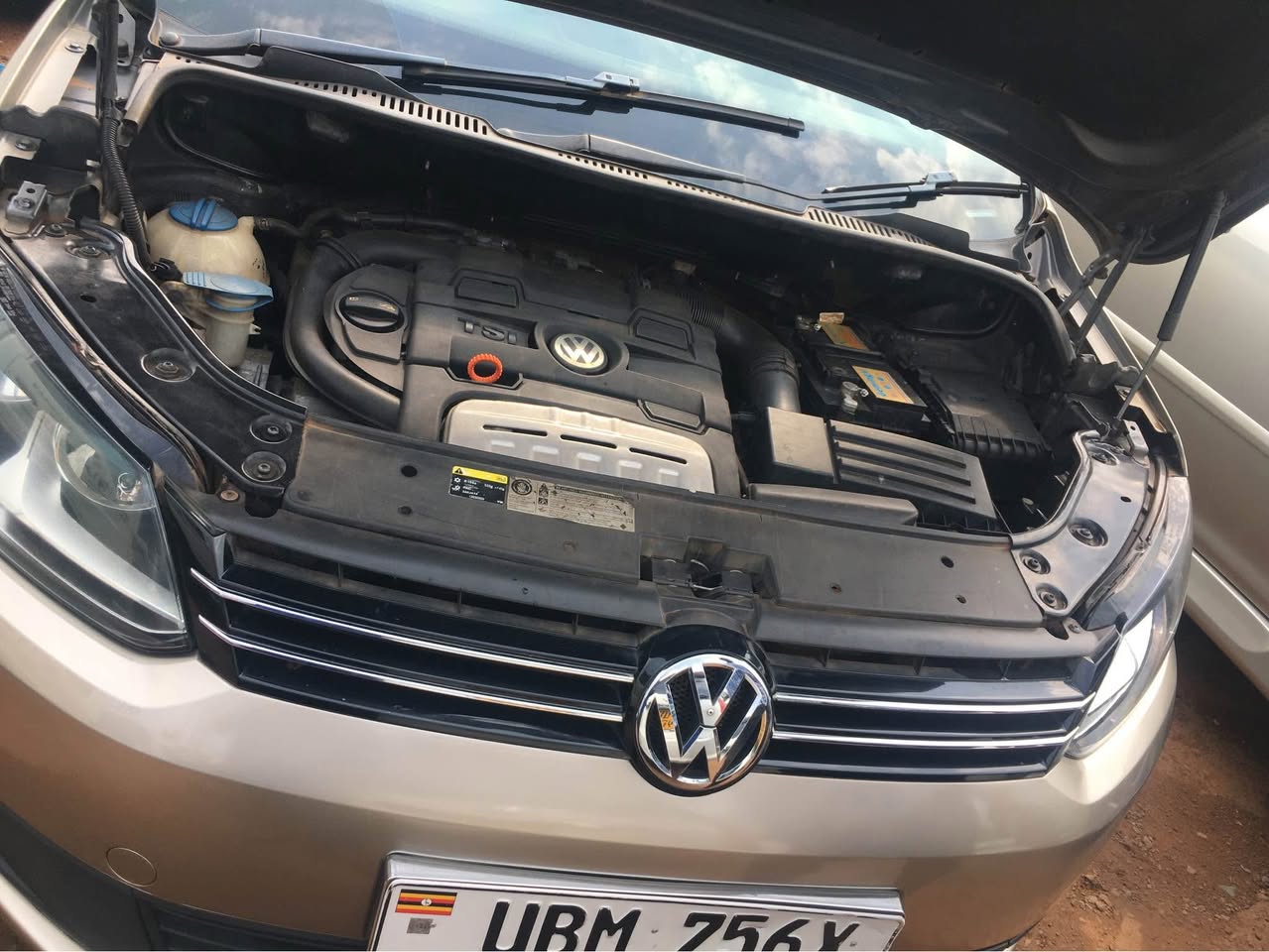 A picture of TAURAN Germany car 2 0cc call or WhatsApp 0759133661