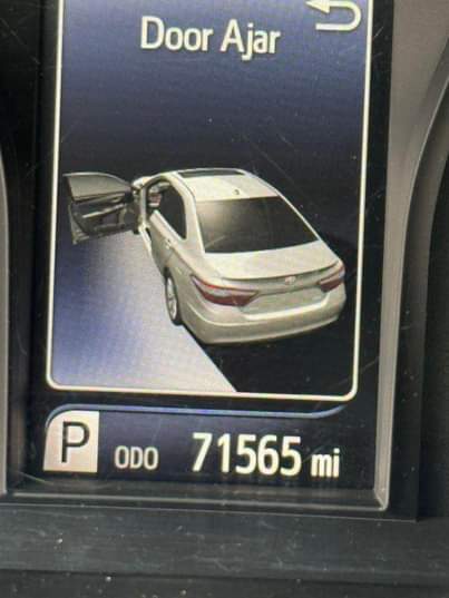A picture of Direct Belgium Camry full 2016 car looks like brand new