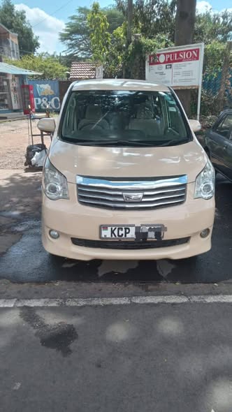 used toyota noah