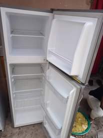 A picture of Delivery n free hisense lak 490k
