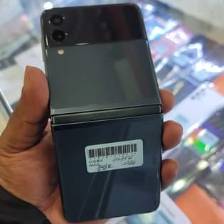 A picture of Samsung Galaxy Z3 flip