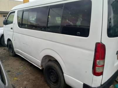 A picture of Toyota Hiace Hummer Bus 