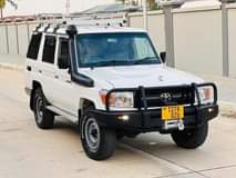 A picture of Land cruser for sale call 0657633355