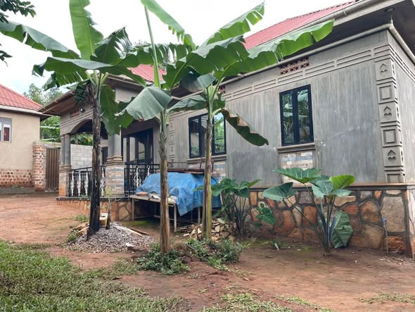 A picture of 8House on sale with 3bedrooms sitting dining and galage is