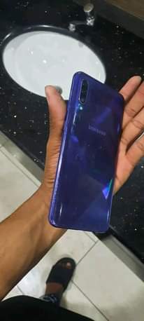 A picture of SAMSUNG A30S