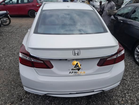 A picture of Honda accord 2017 v6