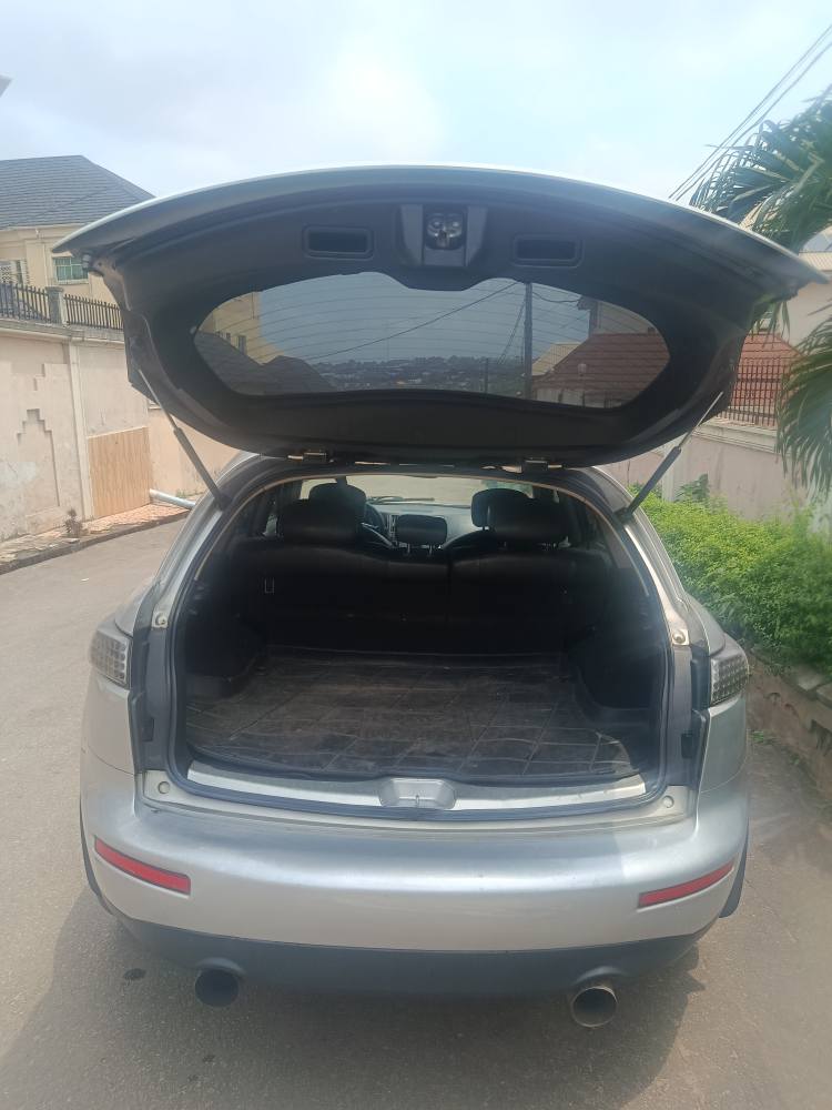 A picture of Infiniti 06