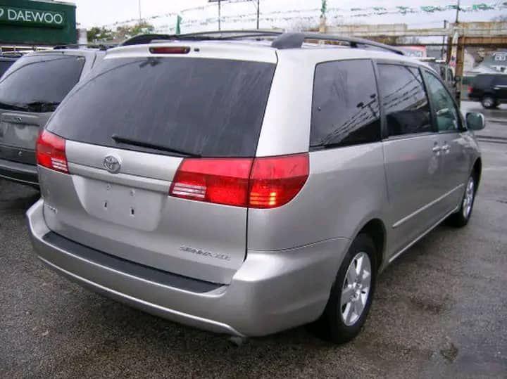 A picture of Toyota Sienna