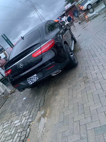 A picture of GLE450 2016 model