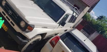 A picture of LAND CRUISER HARD TOP GARI BADO MPYA BEI MILION 38