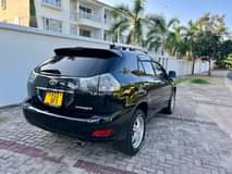 A picture of TOYOTA HARRIER NEW MODEL