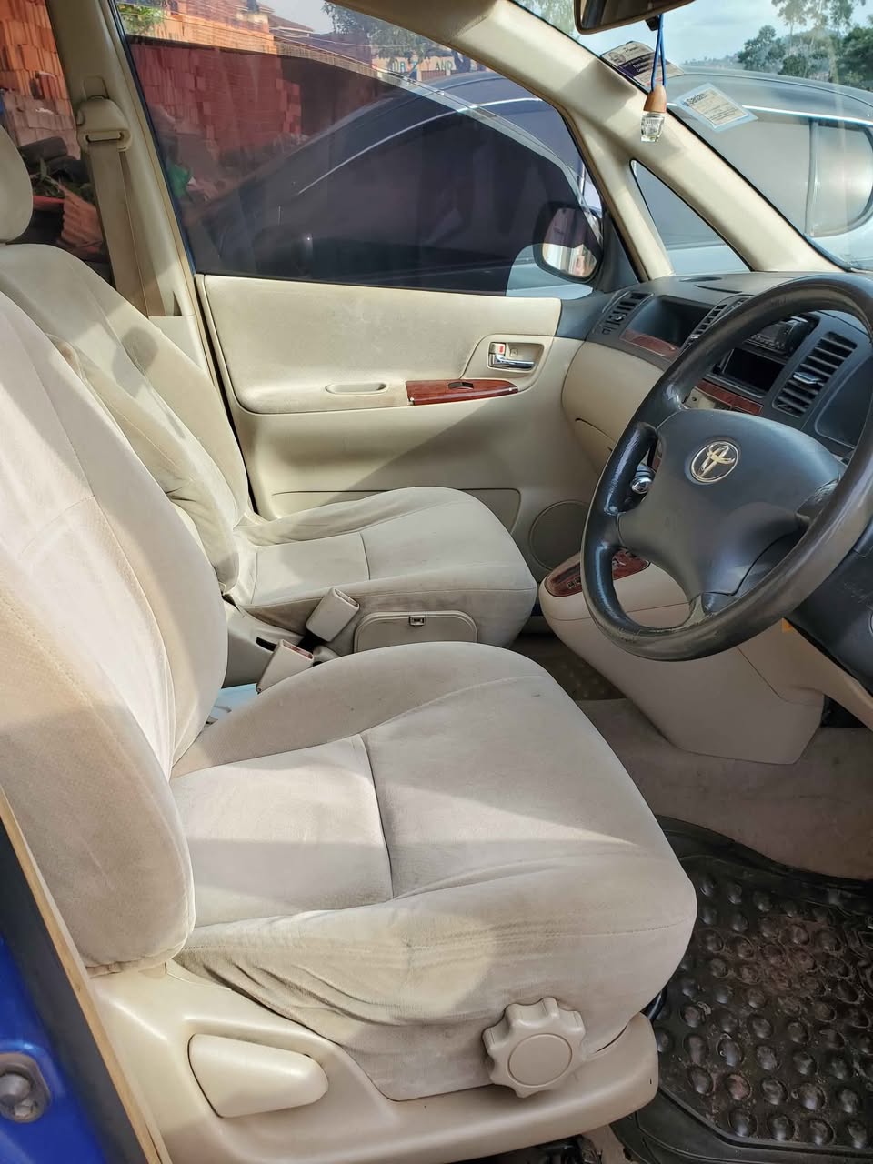 A picture of Toyota spacio
