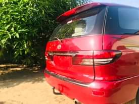 A picture of Toyota Previa 2000