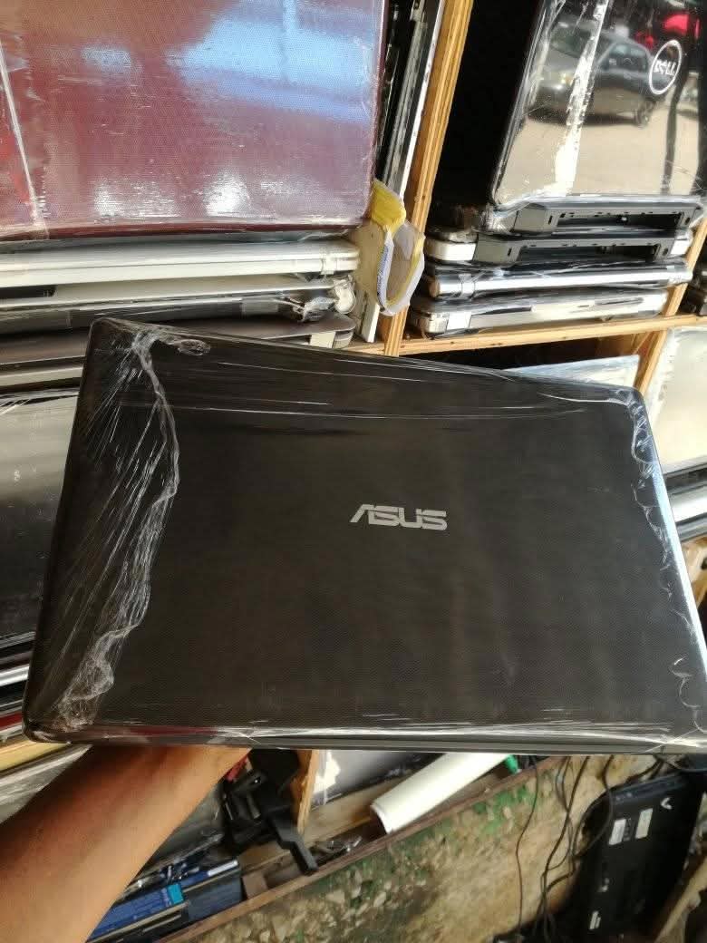 A picture of ASUS LAPTOP
