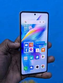 A picture of Infinix note 30 pro at shs 800 000