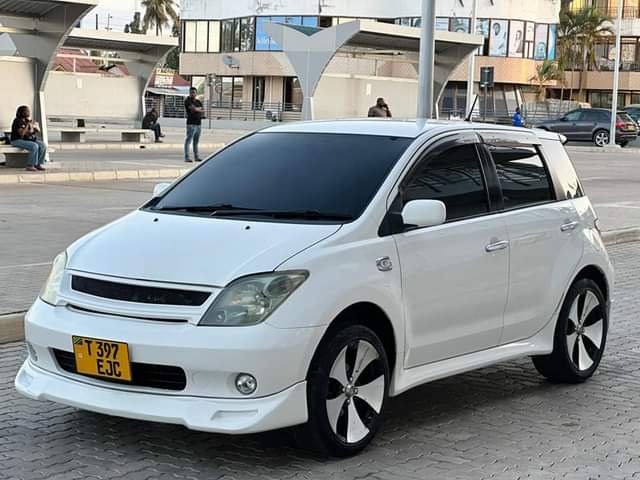 A picture of Price 15.5 Mil Contacts 0657262757 0693556575 0620858707 Toyota Ist Year