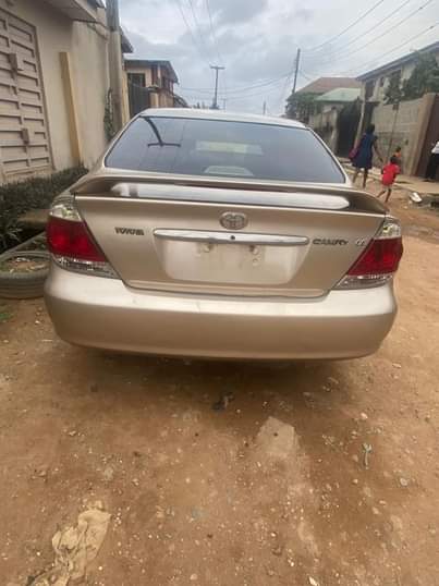 A picture of Toyota Camry 04