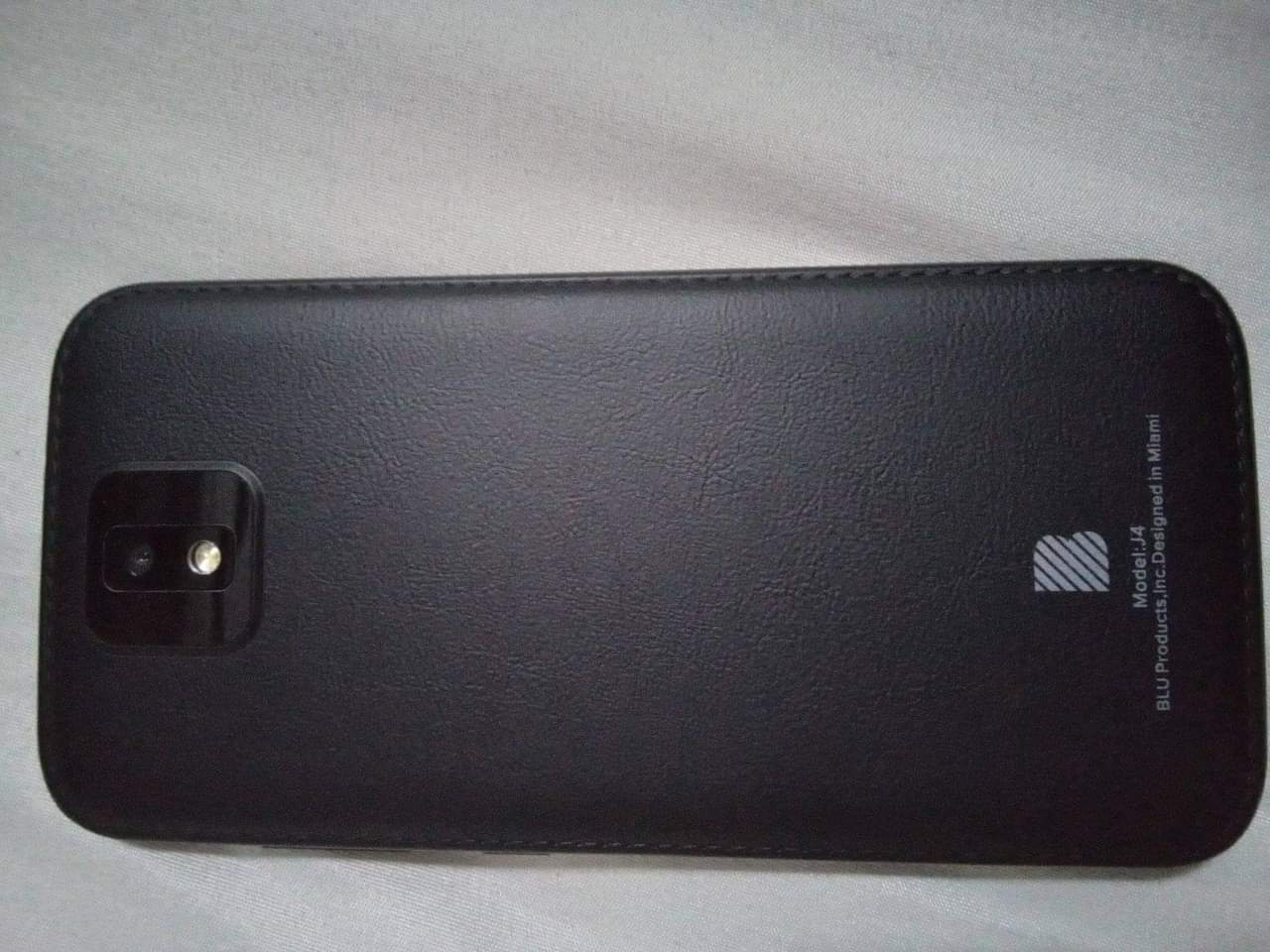 A picture of blu j4 mobil