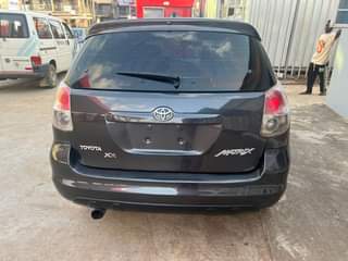 A picture of Toyota matrix 2006 model engine and gear 100 everything works