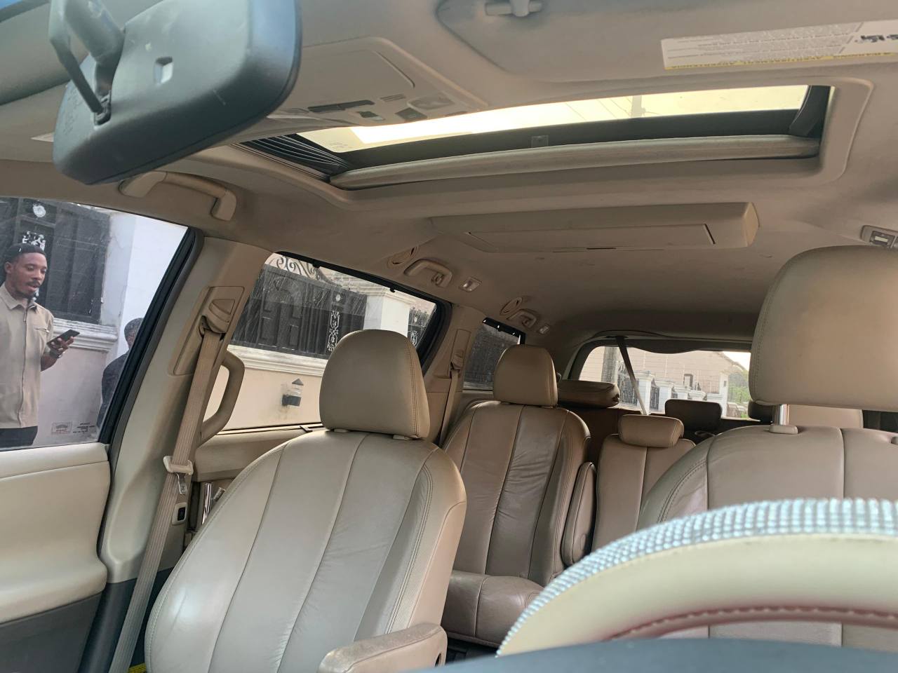 A picture of Toyota Sienna 2010