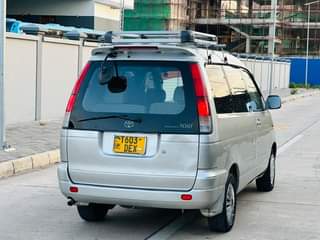 A picture of TOYOTA NOAH SR 40